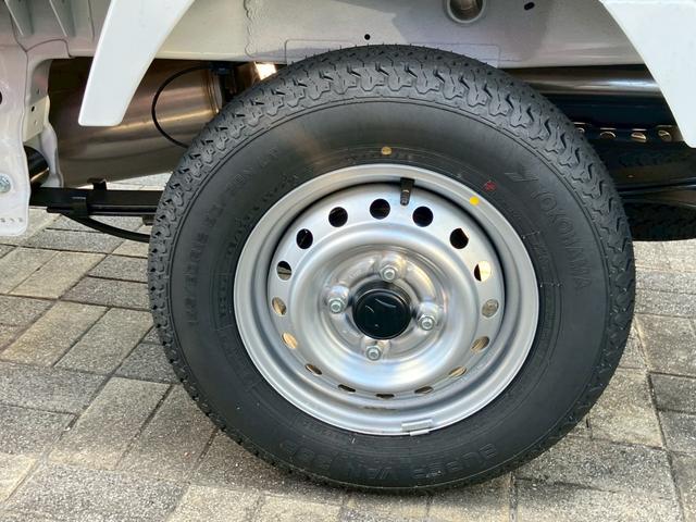 キャリイトラック ＫＣエアコン・パワステ　５速マニュアル　４ＷＤ　三方開　デュアルカメラブレーキサポート　衝突軽減ブレーキ　車線逸脱警報　パーキングセンサー　ＡＭ／ＦＭラジオ　アイドリングストップ　キーレス　パワーウインドウ　横滑り防止（15枚目）