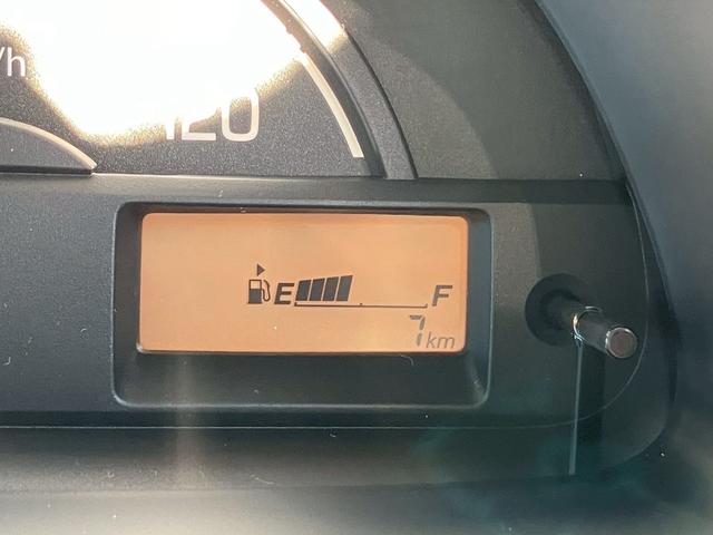 キャリイトラック ＫＣエアコン・パワステ　５速マニュアル　４ＷＤ　三方開　デュアルカメラブレーキサポート　衝突軽減ブレーキ　車線逸脱警報　パーキングセンサー　ＡＭ／ＦＭラジオ　アイドリングストップ　キーレス　パワーウインドウ　横滑り防止（19枚目）