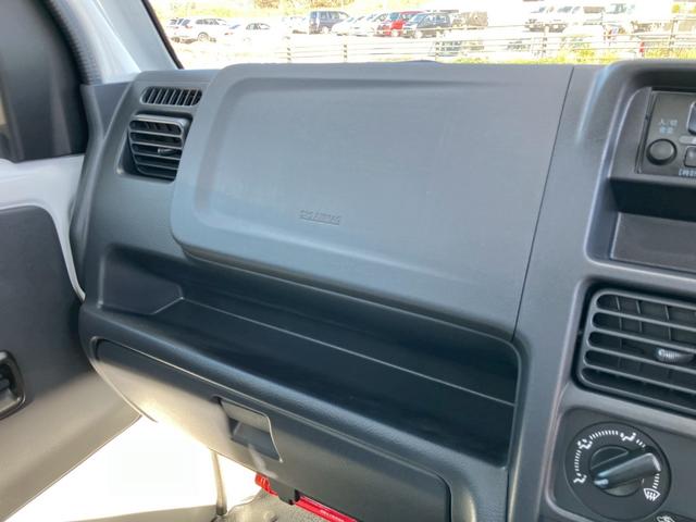 キャリイトラック ＫＣエアコン・パワステ　５速マニュアル　４ＷＤ　三方開　デュアルカメラブレーキサポート　衝突軽減ブレーキ　車線逸脱警報　パーキングセンサー　ＡＭ／ＦＭラジオ　アイドリングストップ　キーレス　パワーウインドウ　横滑り防止（25枚目）