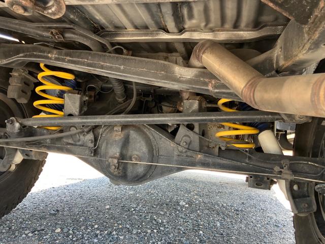 ハイラックスサーフ ＳＳＲ－Ｘ　ＭＴ　リフトアップ　社外ホイール　横出しマフラー　革調シートカバー　サイドカメラ　バックカメラ（11枚目）