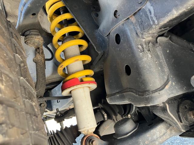 ハイラックスサーフ ＳＳＲ－Ｘ　ＭＴ　リフトアップ　社外ホイール　横出しマフラー　革調シートカバー　サイドカメラ　バックカメラ（12枚目）