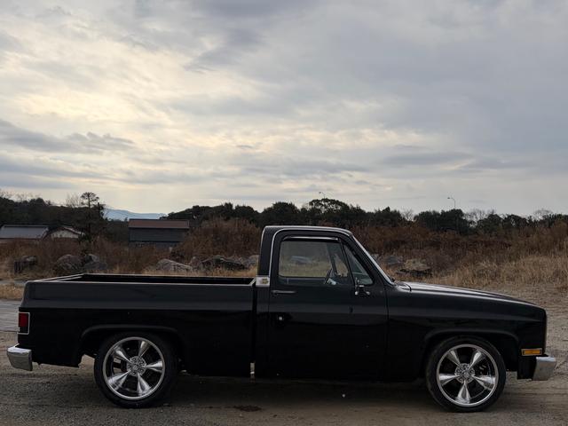 シボレーＣ－１０ ベースグレード　ショートベッド　ＧＭ５．０Ｌ社外ホイール２０インチ　覇王ホイール（7枚目）