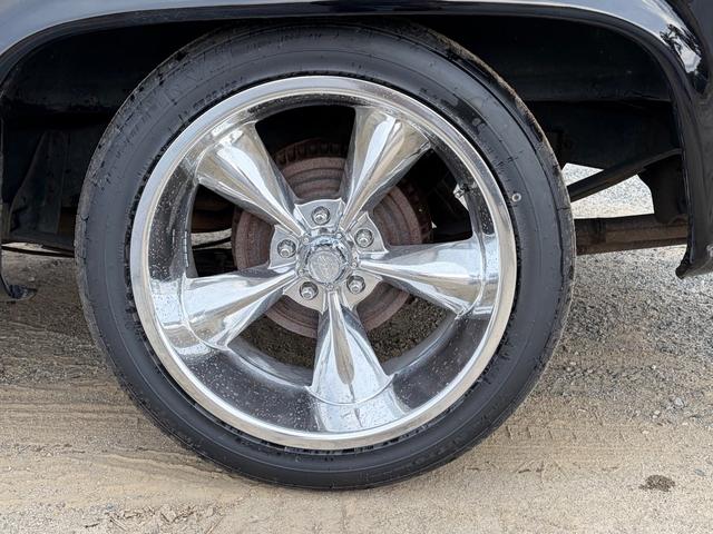 シボレーＣ－１０ ベースグレード　ショートベッド　ＧＭ５．０Ｌ社外ホイール２０インチ　覇王ホイール（10枚目）
