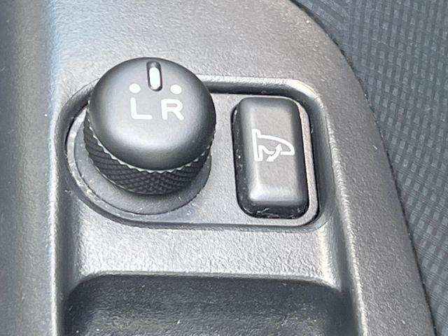 ルクラカスタム ＲＳ　４ＷＤ　ＳＤナビ　スマートキー　ＨＩＤヘッド　オートエアコン　純正１５インチアルミ　ＣＤ（5枚目）