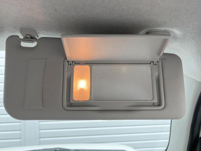 ミラココア ココアプラスＸ　キーフリーシステム　オートエアコン　電動格納ミラー　アイドリングストップ　バニティミラー　ＬＥＤヘッドライト　純正１４インチスチールホイール（8枚目）