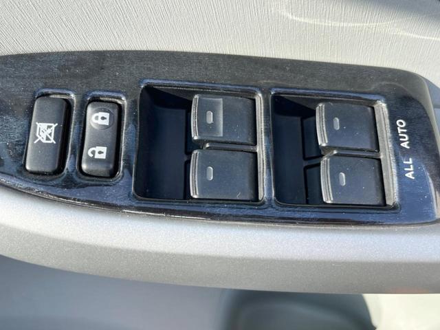 プリウス Sツーリングセレクション SDナビ バックカメラ スマートキー LEDヘッド ETC オートライト オートエアコン Bluetooth CD DVD再生 フルセグ(31枚目)