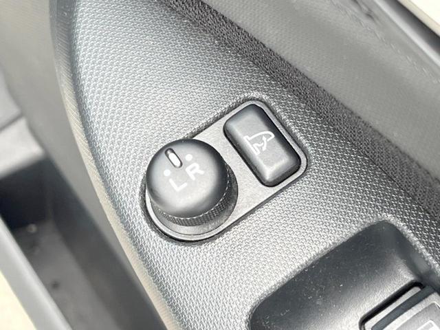 ステラ カスタムＲ　スマートアシスト　ＳＤナビ　衝突被害軽減システム　スマートキー　ＨＩＤヘッド　純正１３インチアルミ　オートライト　オートエアコン　Ｂｌｕｅｔｏｏｔｈ　ＣＤ　ＤＶＤ再生　地デジ（7枚目）