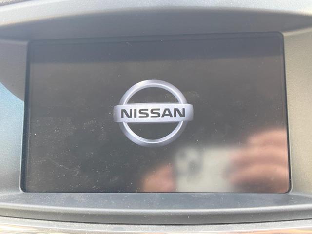 エルグランド ２５０ハイウェイスター　両側電動ドア　後席モニター　全周囲カメラ　ハーフレザーシート　スマートキー　ＨＩＤヘッド　ビルトインＥＴＣ　純正１８インチアルミ　オートライト　オートエアコン　リアエアコン　Ｂｌｕｅｔｏｏｔｈ　ＣＤ（4枚目）