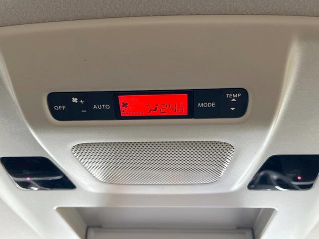 エルグランド ２５０ハイウェイスター　両側電動ドア　後席モニター　全周囲カメラ　ハーフレザーシート　スマートキー　ＨＩＤヘッド　ビルトインＥＴＣ　純正１８インチアルミ　オートライト　オートエアコン　リアエアコン　Ｂｌｕｅｔｏｏｔｈ　ＣＤ（7枚目）