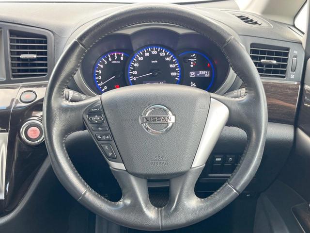 エルグランド ２５０ハイウェイスター　両側電動ドア　後席モニター　全周囲カメラ　ハーフレザーシート　スマートキー　ＨＩＤヘッド　ビルトインＥＴＣ　純正１８インチアルミ　オートライト　オートエアコン　リアエアコン　Ｂｌｕｅｔｏｏｔｈ　ＣＤ（13枚目）