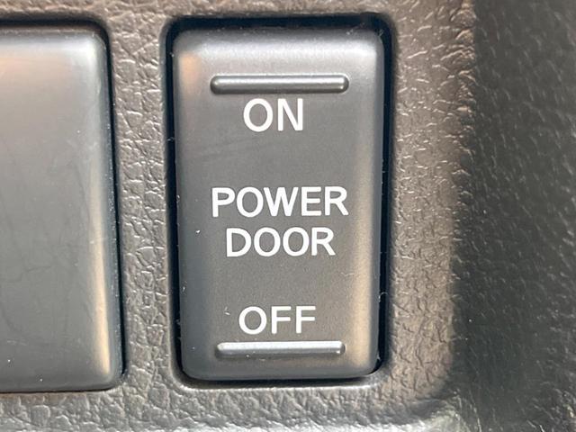 エルグランド ２５０ハイウェイスター　両側電動ドア　後席モニター　全周囲カメラ　ハーフレザーシート　スマートキー　ＨＩＤヘッド　ビルトインＥＴＣ　純正１８インチアルミ　オートライト　オートエアコン　リアエアコン　Ｂｌｕｅｔｏｏｔｈ　ＣＤ（32枚目）