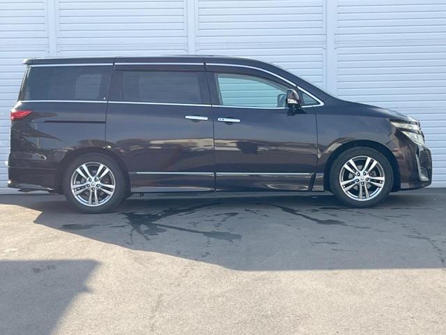 エルグランド ２５０ハイウェイスター　両側電動ドア　後席モニター　全周囲カメラ　ハーフレザーシート　スマートキー　ＨＩＤヘッド　ビルトインＥＴＣ　純正１８インチアルミ　オートライト　オートエアコン　リアエアコン　Ｂｌｕｅｔｏｏｔｈ　ＣＤ（55枚目）