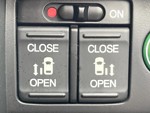 オデッセイ アブソルート・ＥＸ　両側電動ドア　純正ＳＤナビ　バックカメラ　衝突被害軽減システム　レーダークルーズ　ハーフレザーシート　パワーシート　スマートキー　ＬＥＤヘッド　ビルトインＥＴＣ　車線逸脱警報　オートライト（8枚目）