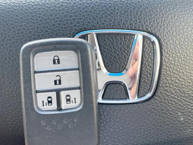 オデッセイ アブソルート・ＥＸ　両側電動ドア　純正ＳＤナビ　バックカメラ　衝突被害軽減システム　レーダークルーズ　ハーフレザーシート　パワーシート　スマートキー　ＬＥＤヘッド　ビルトインＥＴＣ　車線逸脱警報　オートライト（42枚目）