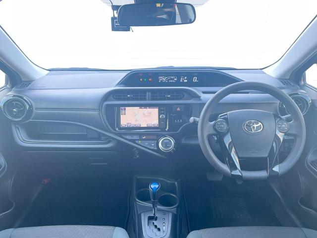 アクア Ｓスタイルブラック　純正ＳＤナビ　バックカメラ　衝突被害軽減システム　スマートキー　ＬＥＤヘッド　ビルトインＥＴＣ　純正１５インチアルミ　オートライト　オートエアコン　Ｂｌｕｅｔｏｏｔｈ　ＣＤ　ＤＶＤ再生　ＬＥＤフォグ（2枚目）