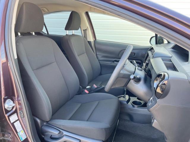 アクア Ｓスタイルブラック　純正ＳＤナビ　バックカメラ　衝突被害軽減システム　スマートキー　ＬＥＤヘッド　ビルトインＥＴＣ　純正１５インチアルミ　オートライト　オートエアコン　Ｂｌｕｅｔｏｏｔｈ　ＣＤ　ＤＶＤ再生　ＬＥＤフォグ（8枚目）