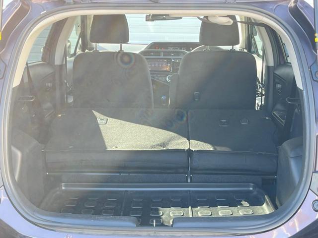 アクア Ｓスタイルブラック　純正ＳＤナビ　バックカメラ　衝突被害軽減システム　スマートキー　ＬＥＤヘッド　ビルトインＥＴＣ　純正１５インチアルミ　オートライト　オートエアコン　Ｂｌｕｅｔｏｏｔｈ　ＣＤ　ＤＶＤ再生　ＬＥＤフォグ（10枚目）