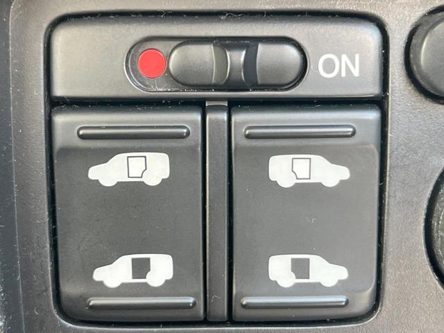 フリード G ハイウェイエディション 両側電動ドア SDナビ バックカメラ HIDヘッド ビルトインETC 純正15インチアルミ オートライト オートエアコン Bluetooth CD DVD再生 地デジ キーレス(5枚目)