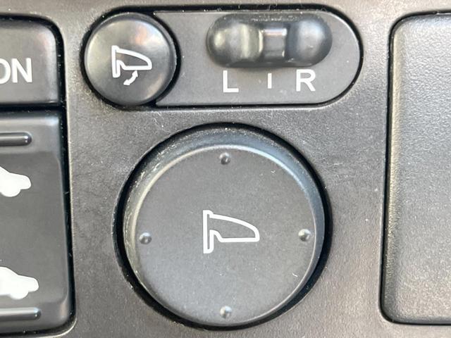 フリード G ハイウェイエディション 両側電動ドア SDナビ バックカメラ HIDヘッド ビルトインETC 純正15インチアルミ オートライト オートエアコン Bluetooth CD DVD再生 地デジ キーレス(7枚目)