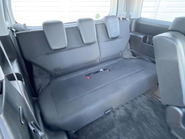 ステップワゴンスパーダ Ｚ　クールスピリット　インターナビ　セレクション　両側電動ドア　純正ＳＤナビ　後席モニター　バックカメラ　ハーフレザーシート　スマートキー　ＨＩＤヘッド　ビルトインＥＴＣ　クルコン　オートライト　オートエアコン　Ｂｌｕｅｔｏｏｔｈ　ＣＤ　ＤＶＤ再生（11枚目）