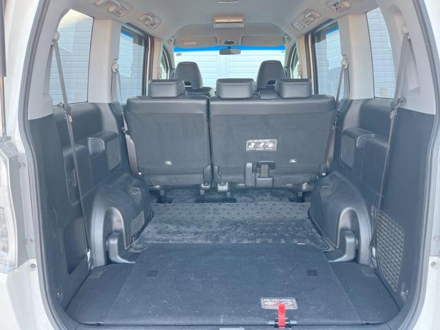 ステップワゴンスパーダ Ｚ　クールスピリット　インターナビ　セレクション　両側電動ドア　純正ＳＤナビ　後席モニター　バックカメラ　ハーフレザーシート　スマートキー　ＨＩＤヘッド　ビルトインＥＴＣ　クルコン　オートライト　オートエアコン　Ｂｌｕｅｔｏｏｔｈ　ＣＤ　ＤＶＤ再生（12枚目）