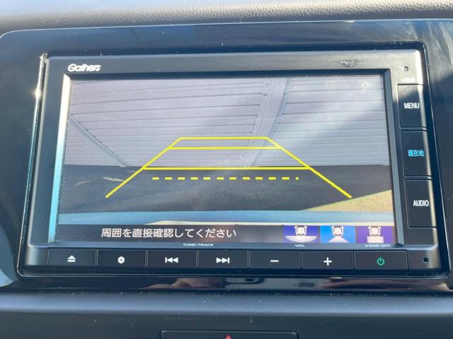 フィット ｅ：ＨＥＶホーム　純正ＳＤナビ　バックカメラ　衝突被害軽減システム　レーダークルーズ　ドラレコ　コーナーセンサー　スマートキー　ＬＥＤヘッド　ＥＴＣ　車線逸脱警報　オートライト　オートエアコン　Ｂｌｕｅｔｏｏｔｈ（5枚目）
