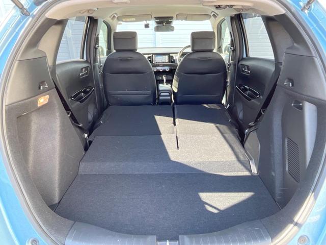 フィット ｅ：ＨＥＶホーム　純正ＳＤナビ　バックカメラ　衝突被害軽減システム　レーダークルーズ　ドラレコ　コーナーセンサー　スマートキー　ＬＥＤヘッド　ＥＴＣ　車線逸脱警報　オートライト　オートエアコン　Ｂｌｕｅｔｏｏｔｈ（13枚目）