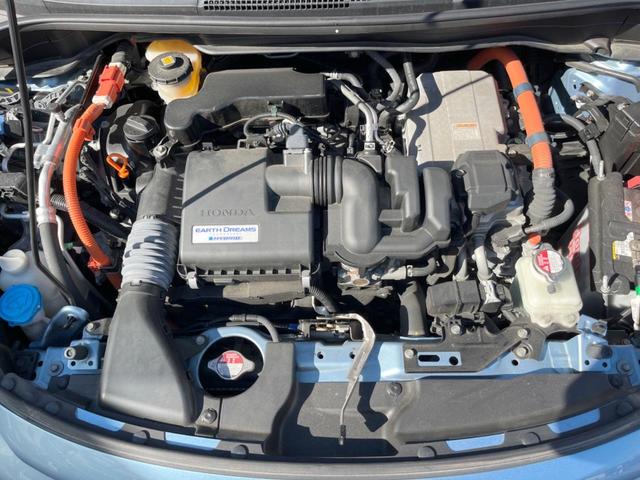 フィット ｅ：ＨＥＶホーム　純正ＳＤナビ　バックカメラ　衝突被害軽減システム　レーダークルーズ　ドラレコ　コーナーセンサー　スマートキー　ＬＥＤヘッド　ＥＴＣ　車線逸脱警報　オートライト　オートエアコン　Ｂｌｕｅｔｏｏｔｈ（21枚目）