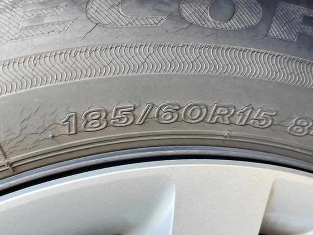 フィット ｅ：ＨＥＶホーム　純正ＳＤナビ　バックカメラ　衝突被害軽減システム　レーダークルーズ　ドラレコ　コーナーセンサー　スマートキー　ＬＥＤヘッド　ＥＴＣ　車線逸脱警報　オートライト　オートエアコン　Ｂｌｕｅｔｏｏｔｈ（26枚目）