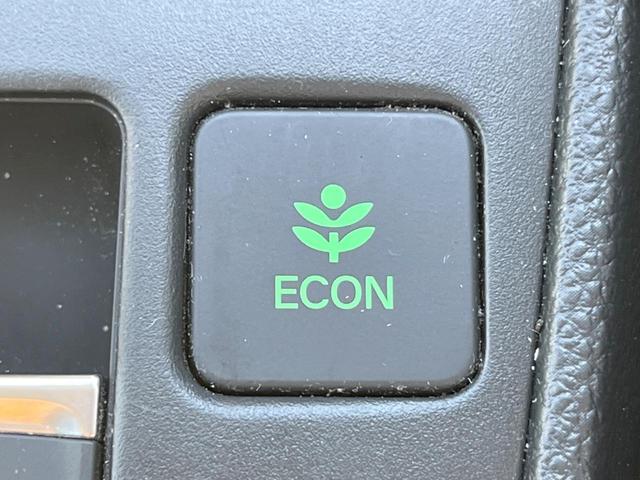 フィット ｅ：ＨＥＶホーム　純正ＳＤナビ　バックカメラ　衝突被害軽減システム　レーダークルーズ　ドラレコ　コーナーセンサー　スマートキー　ＬＥＤヘッド　ＥＴＣ　車線逸脱警報　オートライト　オートエアコン　Ｂｌｕｅｔｏｏｔｈ（31枚目）