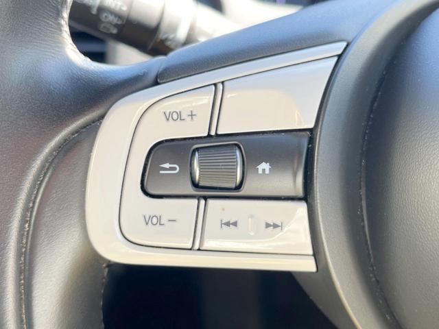 フィット ｅ：ＨＥＶホーム　純正ＳＤナビ　バックカメラ　衝突被害軽減システム　レーダークルーズ　ドラレコ　コーナーセンサー　スマートキー　ＬＥＤヘッド　ＥＴＣ　車線逸脱警報　オートライト　オートエアコン　Ｂｌｕｅｔｏｏｔｈ（40枚目）