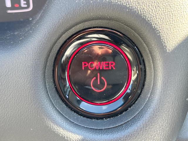 フィット ｅ：ＨＥＶホーム　純正ＳＤナビ　バックカメラ　衝突被害軽減システム　レーダークルーズ　ドラレコ　コーナーセンサー　スマートキー　ＬＥＤヘッド　ＥＴＣ　車線逸脱警報　オートライト　オートエアコン　Ｂｌｕｅｔｏｏｔｈ（44枚目）