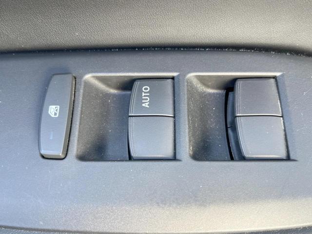 フィット ｅ：ＨＥＶホーム　純正ＳＤナビ　バックカメラ　衝突被害軽減システム　レーダークルーズ　ドラレコ　コーナーセンサー　スマートキー　ＬＥＤヘッド　ＥＴＣ　車線逸脱警報　オートライト　オートエアコン　Ｂｌｕｅｔｏｏｔｈ（45枚目）