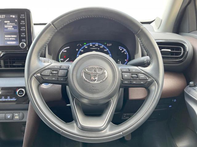 ヤリスクロス ハイブリッドＺ　バックカメラ　１００Ｖ電源　レーダークルーズ　ハーフレザーシート　パワーシート　スマートキー　ＬＥＤヘッド　ビルトインＥＴＣ　純正１８インチアルミ　オートライト　オートエアコン　Ｂｌｕｅｔｏｏｔｈ（11枚目）