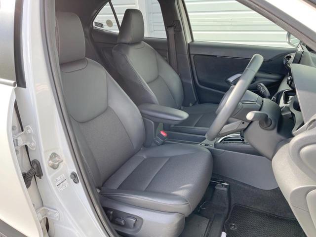 ヤリスクロス ハイブリッドＺ　禁煙　純正８型ナビ　衝突軽減　全周囲カメラ　レーダークルーズ　ブラインドスポットモニター　シートヒーター　ハーフレザーシート　ＬＥＤヘッド　クリアランスソナー　オートハイビーム　純正１８インチＡＷ（8枚目）