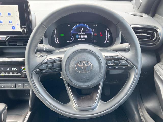 ヤリスクロス ハイブリッドＺ　禁煙　純正８型ナビ　衝突軽減　全周囲カメラ　レーダークルーズ　ブラインドスポットモニター　シートヒーター　ハーフレザーシート　ＬＥＤヘッド　クリアランスソナー　オートハイビーム　純正１８インチＡＷ（11枚目）