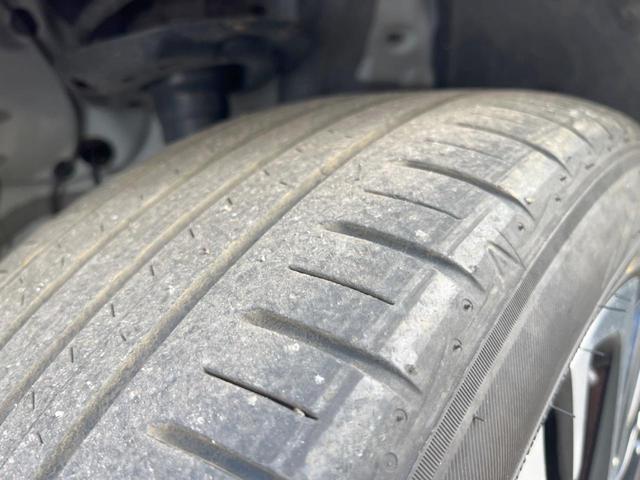 ヤリスクロス ハイブリッドＺ　禁煙　純正８型ナビ　衝突軽減　全周囲カメラ　レーダークルーズ　ブラインドスポットモニター　シートヒーター　ハーフレザーシート　ＬＥＤヘッド　クリアランスソナー　オートハイビーム　純正１８インチＡＷ（39枚目）