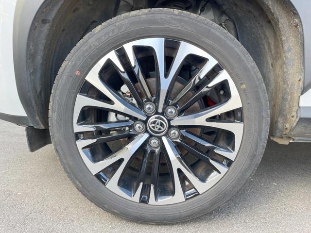 ヤリスクロス ハイブリッドＺ　禁煙　純正８型ナビ　衝突軽減　全周囲カメラ　レーダークルーズ　ブラインドスポットモニター　シートヒーター　ハーフレザーシート　ＬＥＤヘッド　クリアランスソナー　オートハイビーム　純正１８インチＡＷ（41枚目）