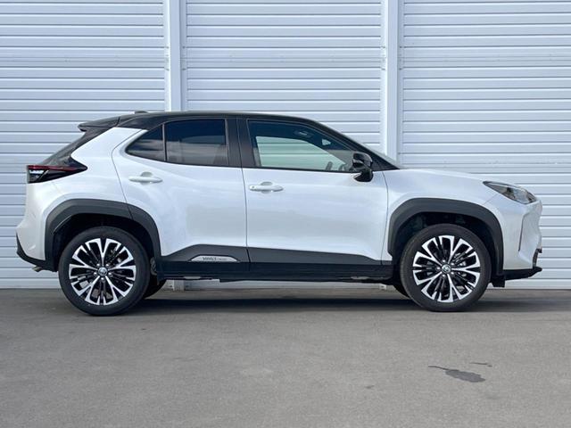 ヤリスクロス ハイブリッドＺ　禁煙　純正８型ナビ　衝突軽減　全周囲カメラ　レーダークルーズ　ブラインドスポットモニター　シートヒーター　ハーフレザーシート　ＬＥＤヘッド　クリアランスソナー　オートハイビーム　純正１８インチＡＷ（45枚目）