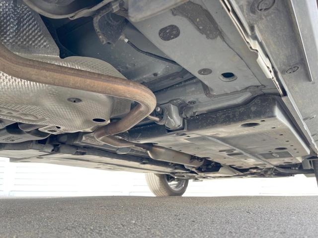 ヤリスクロス ハイブリッドＺ　禁煙　純正８型ナビ　衝突軽減　全周囲カメラ　レーダークルーズ　ブラインドスポットモニター　シートヒーター　ハーフレザーシート　ＬＥＤヘッド　クリアランスソナー　オートハイビーム　純正１８インチＡＷ（50枚目）