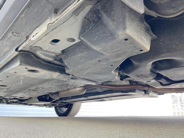 ヤリスクロス ハイブリッドＺ　禁煙　純正８型ナビ　衝突軽減　全周囲カメラ　レーダークルーズ　ブラインドスポットモニター　シートヒーター　ハーフレザーシート　ＬＥＤヘッド　クリアランスソナー　オートハイビーム　純正１８インチＡＷ（55枚目）