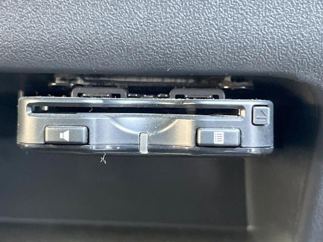 タント カスタムＸスペシャル　電動スライドドア　純正ＳＤナビ　バックカメラ　スマートキー　ＨＩＤヘッド　ＥＴＣ　純正１４インチアルミ　オートエアコン　Ｂｌｕｅｔｏｏｔｈ　ＣＤ　ＤＶＤ再生　フルセグ（6枚目）