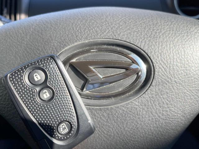 タント カスタムＸスペシャル　電動スライドドア　純正ＳＤナビ　バックカメラ　スマートキー　ＨＩＤヘッド　ＥＴＣ　純正１４インチアルミ　オートエアコン　Ｂｌｕｅｔｏｏｔｈ　ＣＤ　ＤＶＤ再生　フルセグ（7枚目）