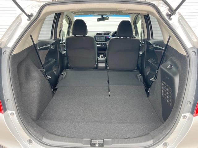 フィットハイブリッド Ｆパッケージ　バックカメラ　スマートキー　ＥＴＣ　純正１５インチアルミ　オートエアコン　Ｂｌｕｅｔｏｏｔｈ　ＣＤ　ＤＶＤ再生　バニティーミラー　電動格納ミラー（11枚目）