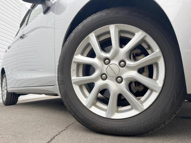 フィットハイブリッド Ｆパッケージ　バックカメラ　スマートキー　ＥＴＣ　純正１５インチアルミ　オートエアコン　Ｂｌｕｅｔｏｏｔｈ　ＣＤ　ＤＶＤ再生　バニティーミラー　電動格納ミラー（14枚目）