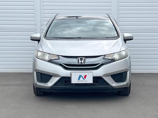 フィットハイブリッド Ｆパッケージ　バックカメラ　スマートキー　ＥＴＣ　純正１５インチアルミ　オートエアコン　Ｂｌｕｅｔｏｏｔｈ　ＣＤ　ＤＶＤ再生　バニティーミラー　電動格納ミラー（15枚目）