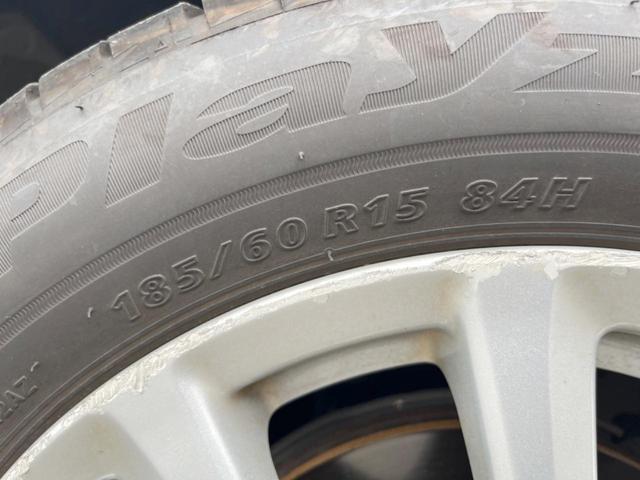 フィットハイブリッド Ｆパッケージ　バックカメラ　スマートキー　ＥＴＣ　純正１５インチアルミ　オートエアコン　Ｂｌｕｅｔｏｏｔｈ　ＣＤ　ＤＶＤ再生　バニティーミラー　電動格納ミラー（24枚目）