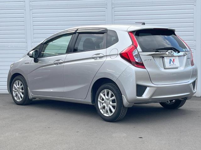 フィットハイブリッド Ｆパッケージ　バックカメラ　スマートキー　ＥＴＣ　純正１５インチアルミ　オートエアコン　Ｂｌｕｅｔｏｏｔｈ　ＣＤ　ＤＶＤ再生　バニティーミラー　電動格納ミラー（48枚目）