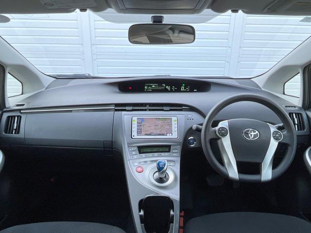 プリウス Ｌ　ＳＤナビ　バックカメラ　スマートキー　純正１５インチアルミ　オートライト　オートエアコン　ＣＤ　ＤＶＤ再生（2枚目）