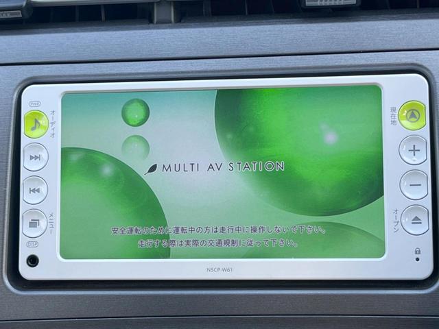 プリウス Ｌ　ＳＤナビ　バックカメラ　スマートキー　純正１５インチアルミ　オートライト　オートエアコン　ＣＤ　ＤＶＤ再生（3枚目）